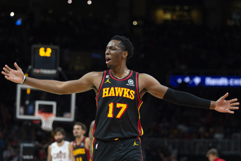 Hawks frenan a Mitchell y a Cavs; Bucks ganan división