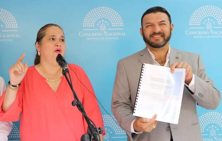 Julissa Villanueva: Debe desaparecer "Medicina Forense"