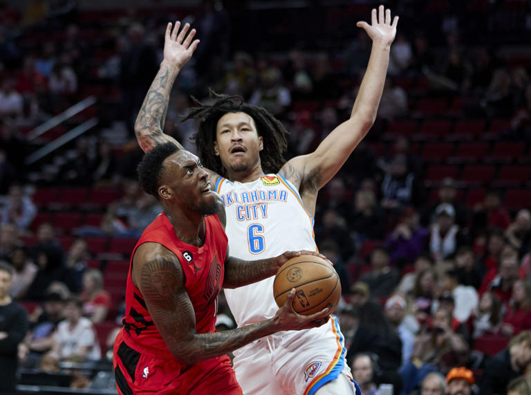 Thunder se impone a agotados Trail Blazers 118-112