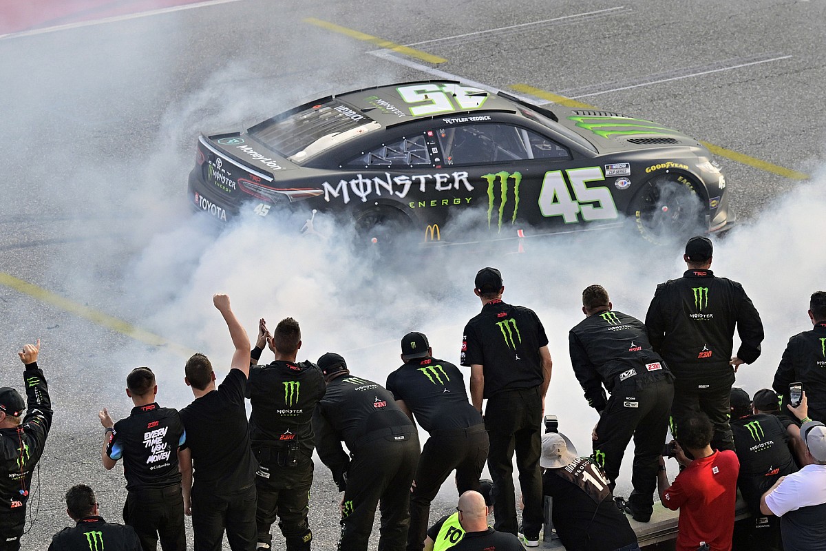 Toyota, se impone ganador de la carrera en COTA