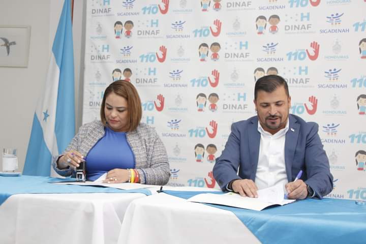AMHON y' DINAF: "Suscriben convenio de cooperación"