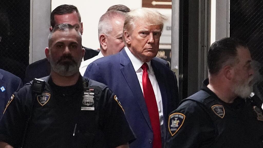 Acusan al expresidente Trump de 34 cargos- él se declara inocente