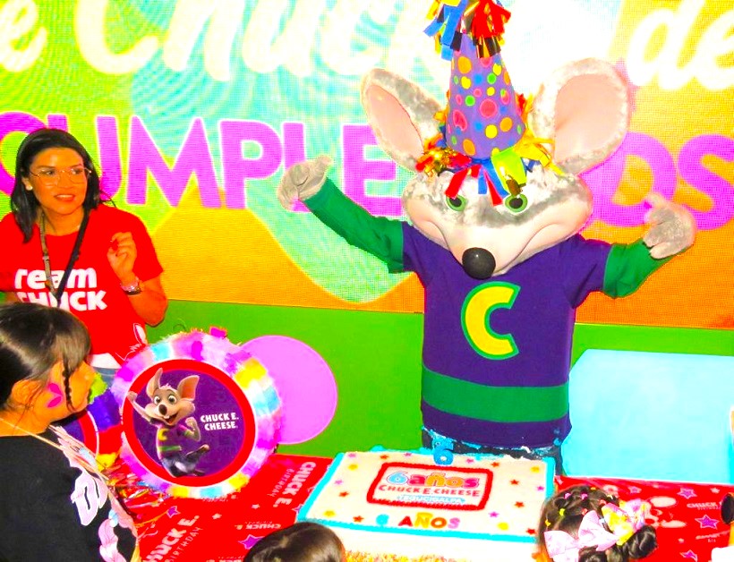 Chuck E. Cheese celebra sexto aniversario en Multiplaza