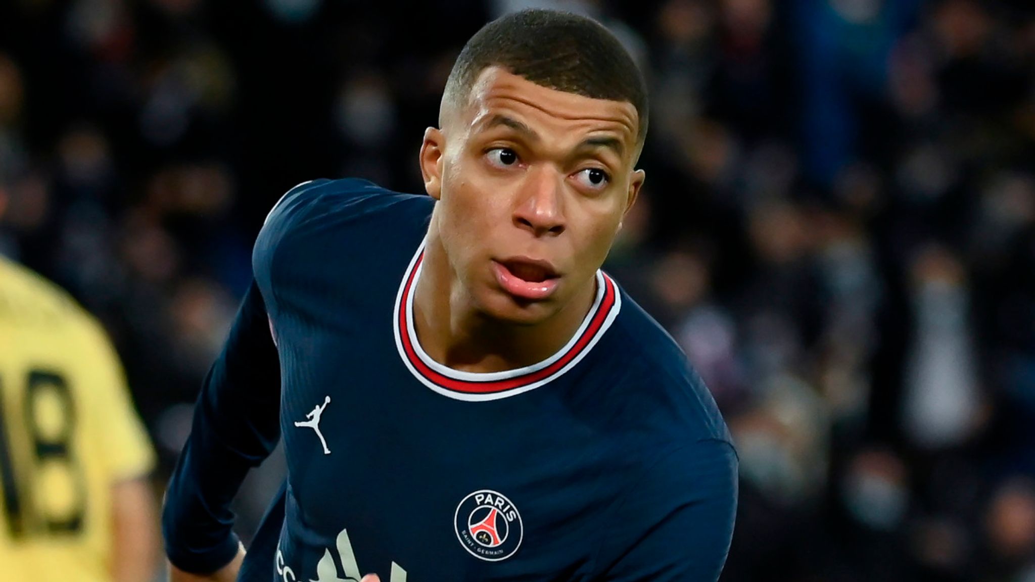 Mbappé acerca al PSG a su 11mo título en Francia