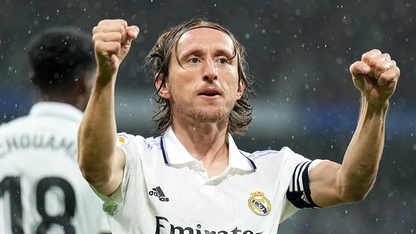 Modric renueva con el Real Madrid