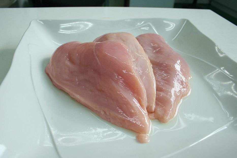 EE.UU. aprueba venta de pollo cultivado en laboratorios