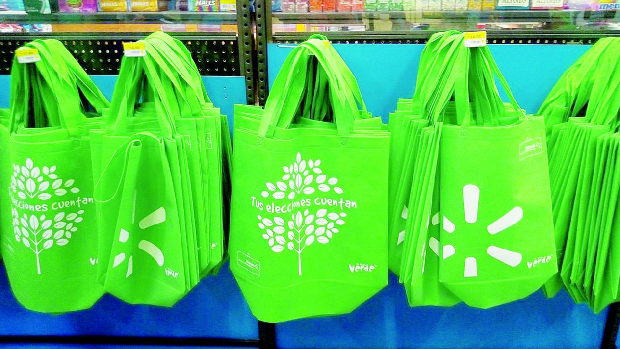 Walmart de Honduras saca de circulación 52.1 millones de bolsas plásticas