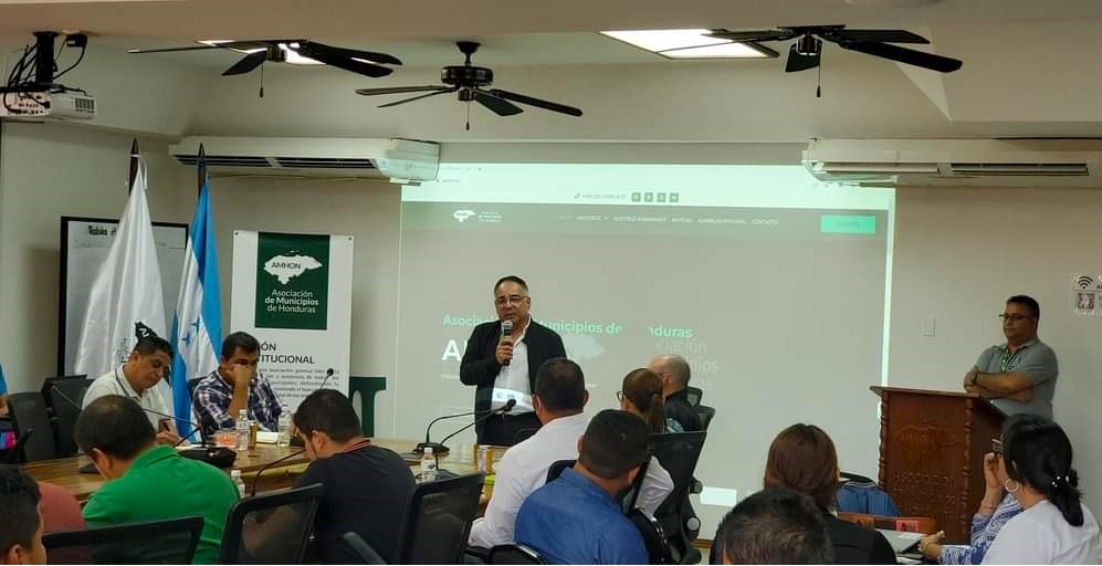 AMHON y' SIT, capacitan bajo programa de Caminos Productivos