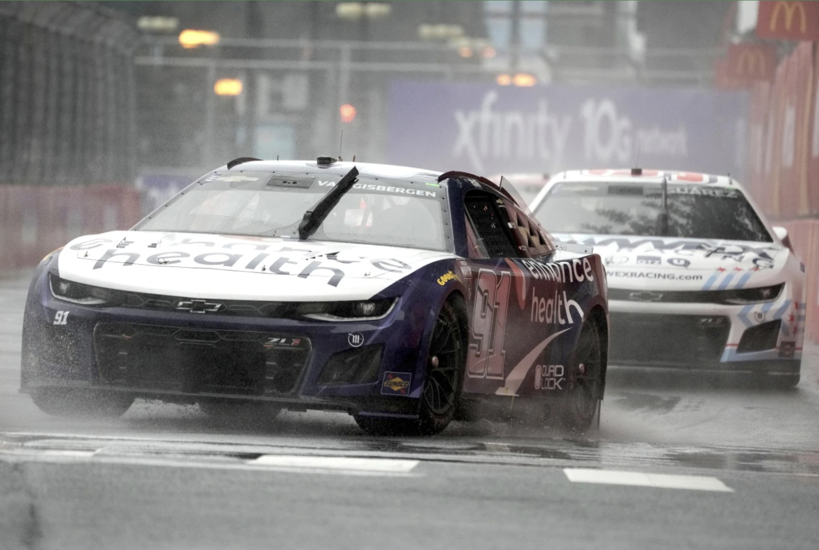 Shane van Gisbergen gana la primera carrera callejera de NASCAR