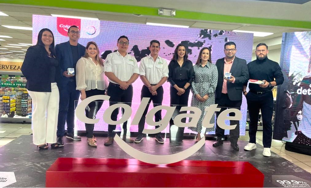 Supermercados La Colonia presenta nueva línea de Colgate-Palmolive