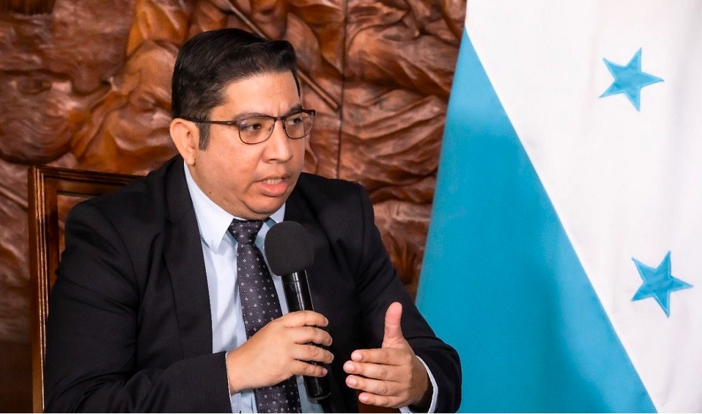 Ministro de Energía: "Alzas en combustibles podrían mantenerse"