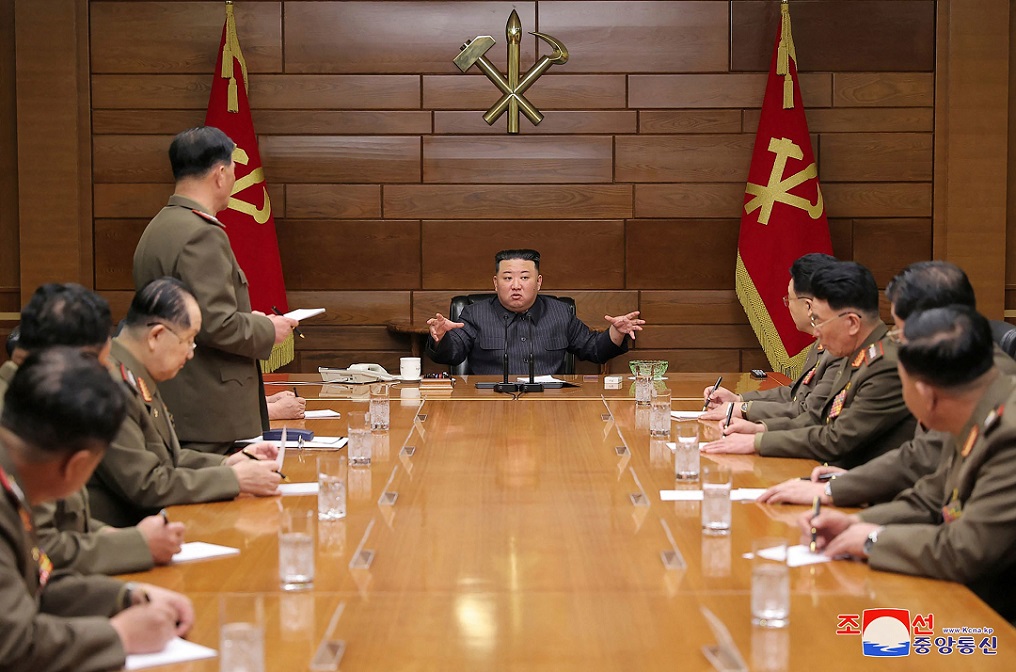 Kim Jong-un, prepara su Ejército “de manera ofensiva”