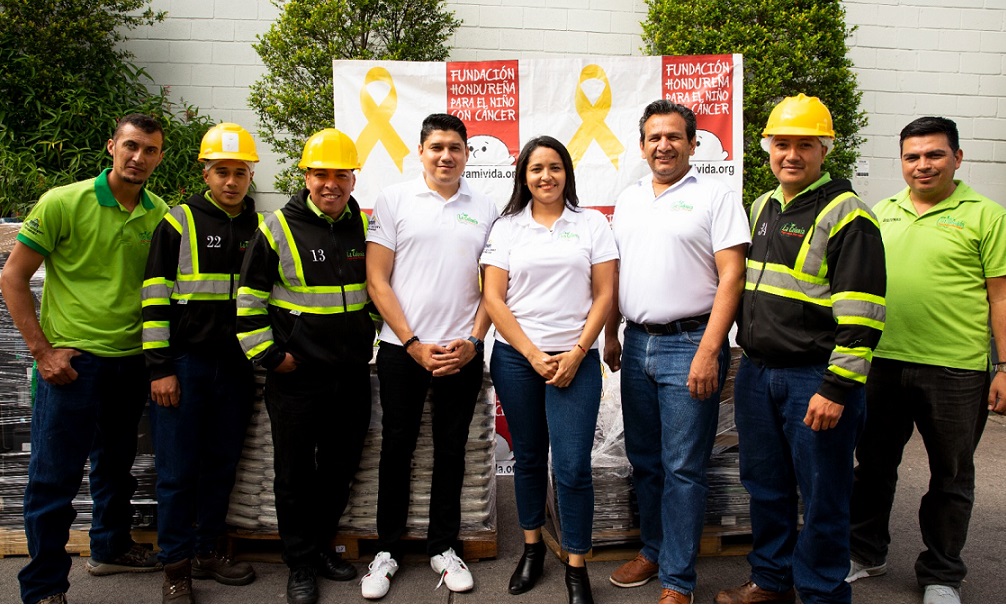 Supermercados La Colonia entregó donativo a Fundación Hondureña para el Niño con Cáncer