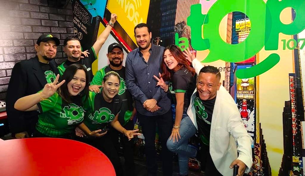 La Top Radio 107.7 Celebra 24º Años al aire