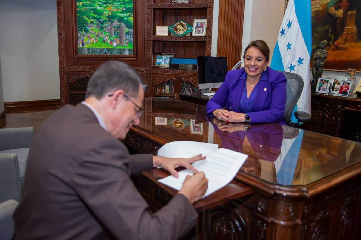 Presidenta Castro respalda a Ministro Matheu