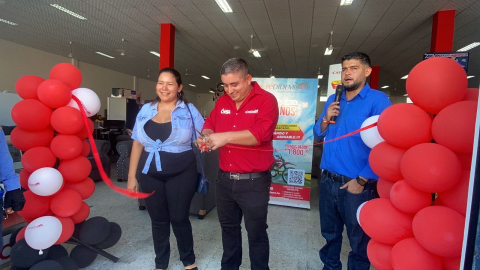 Credidemo y Moto comercial mi Casa apertura tienda en San Lorenzo, Valle