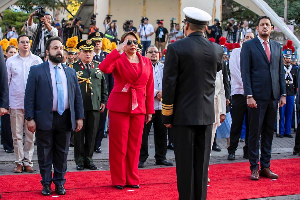 Presidenta Castro encabeza actos conmemorativos a 202 años de independencia de Honduras