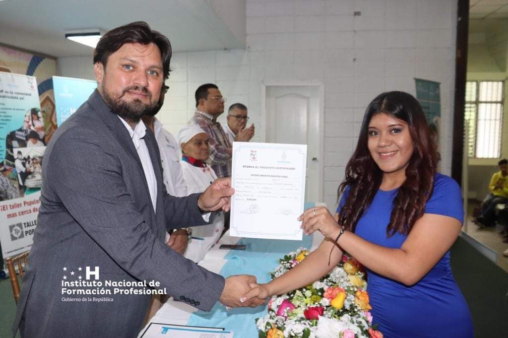 INFOP Entrega Certificados a participantes de Modalidad de Talleres Populares