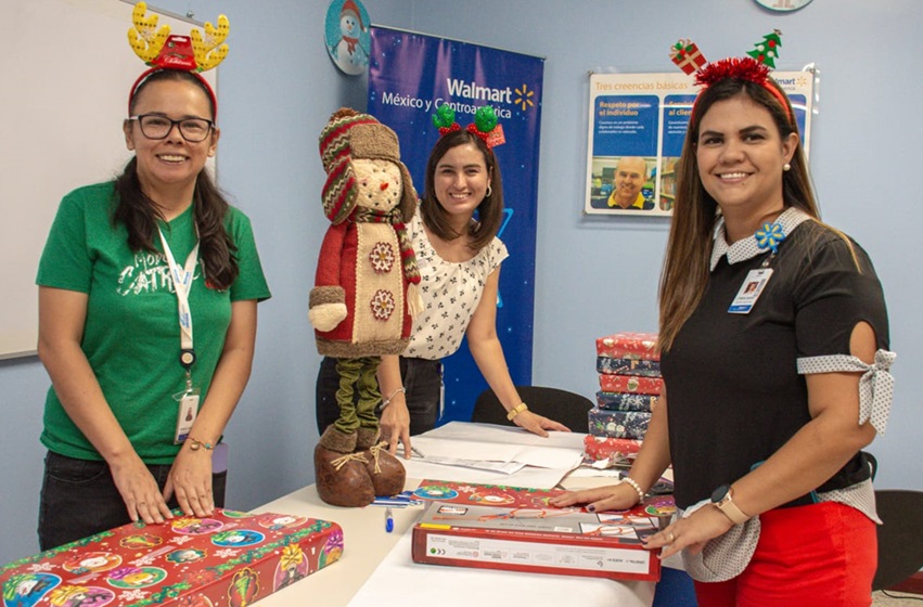 Walmart llevó el espíritu navideño a centros educativos de Honduras