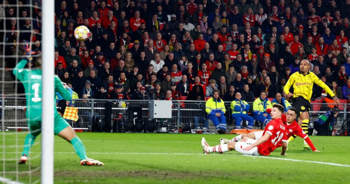 Borussia Dortmund asegura empate crucial frente a PSV en Eindhoven