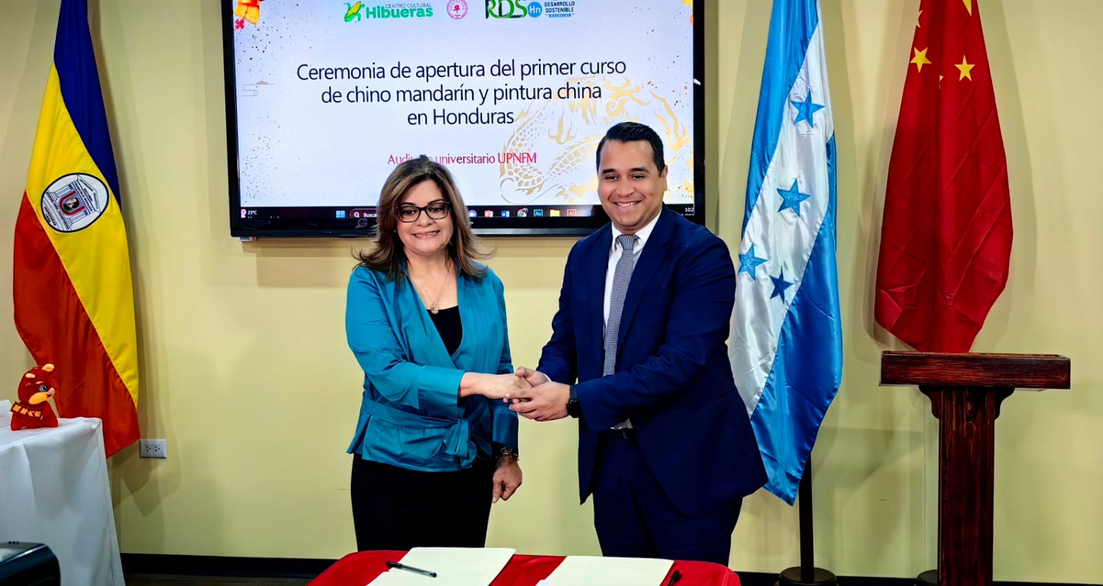 Huawei impulsa enseñanza del chino mandarín en Honduras