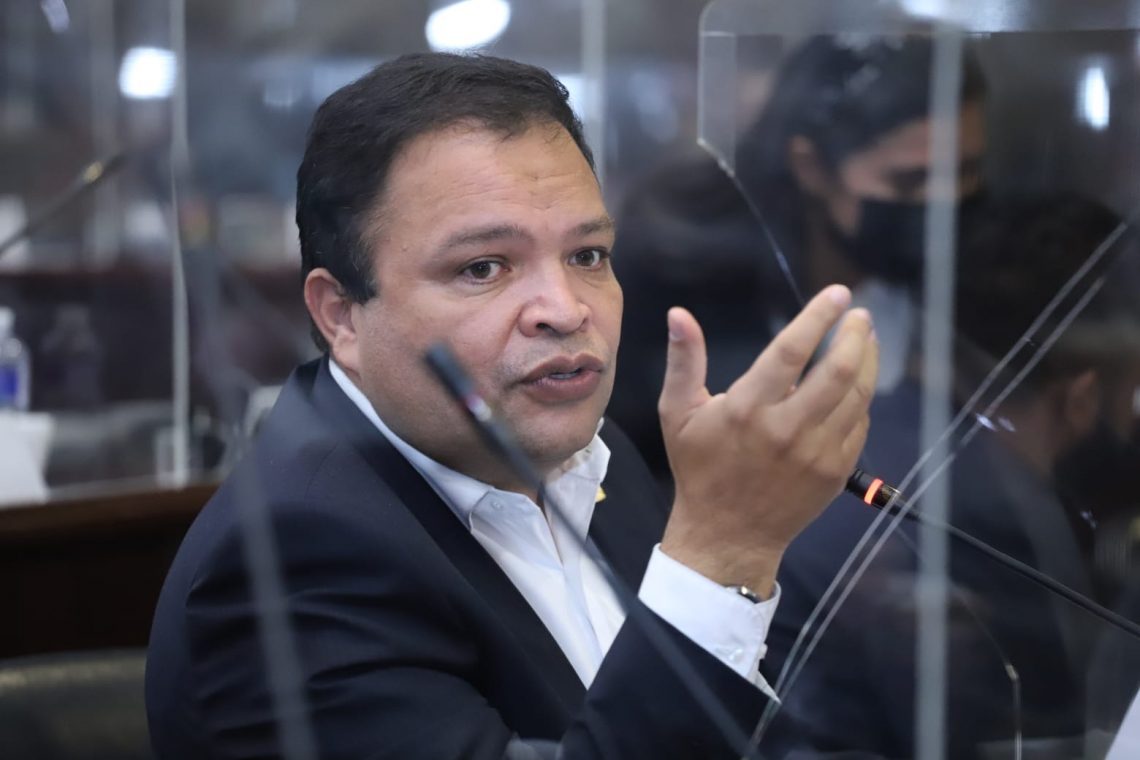 Movilización del MP a EEUU Refuerza su imagen, afirma diputado
