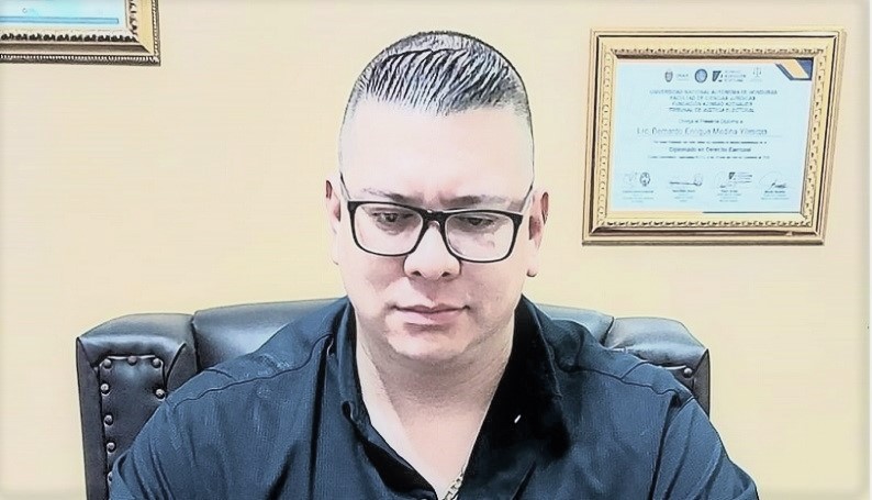 Enrique Yllescas, "Hay políticos corruptos que tienen que ir a la cárcel"