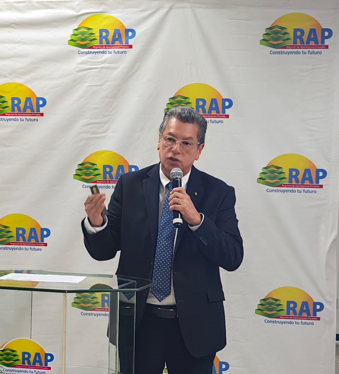 Enrique Burgos, Gerente General del RAP