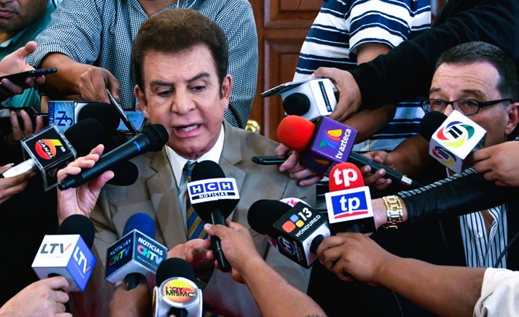 Salvador Nasralla busca presidencia con respaldo del Partido Liberal