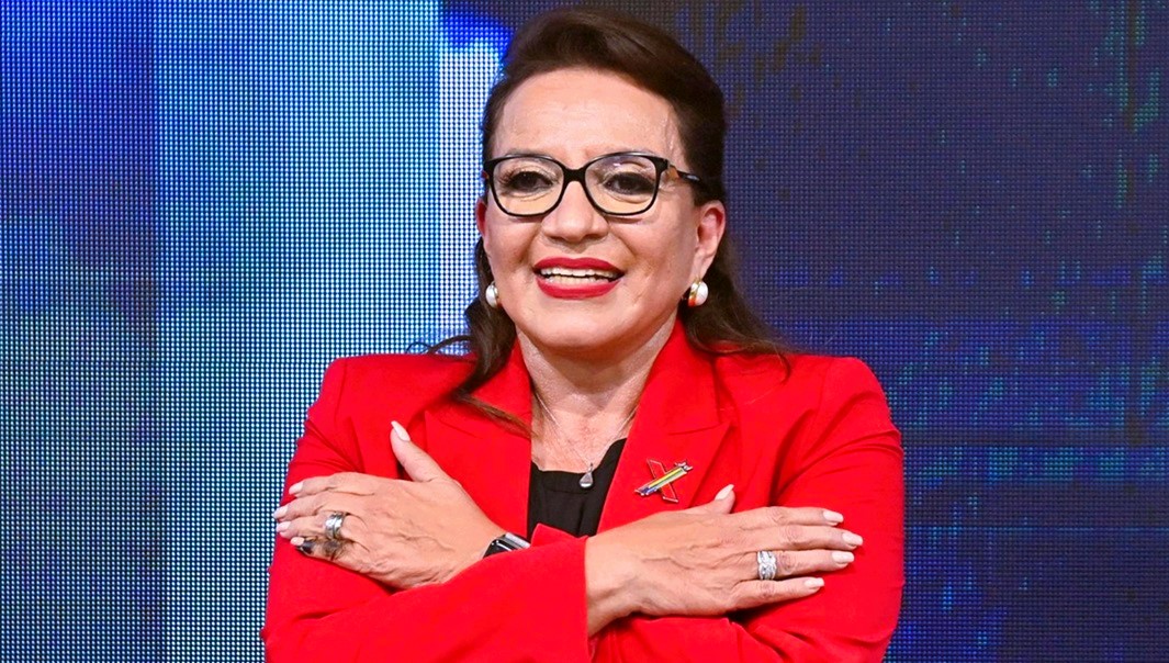 Castro asistirá a investidura presidencial de Mulino en Panamá