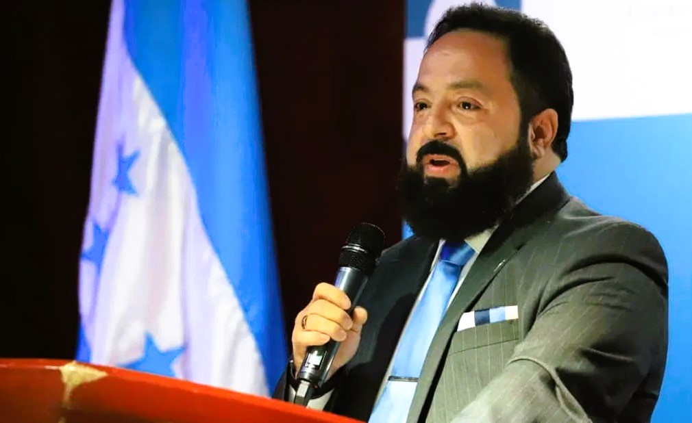Redondo rechaza interpelación a Roosevelt Hernández