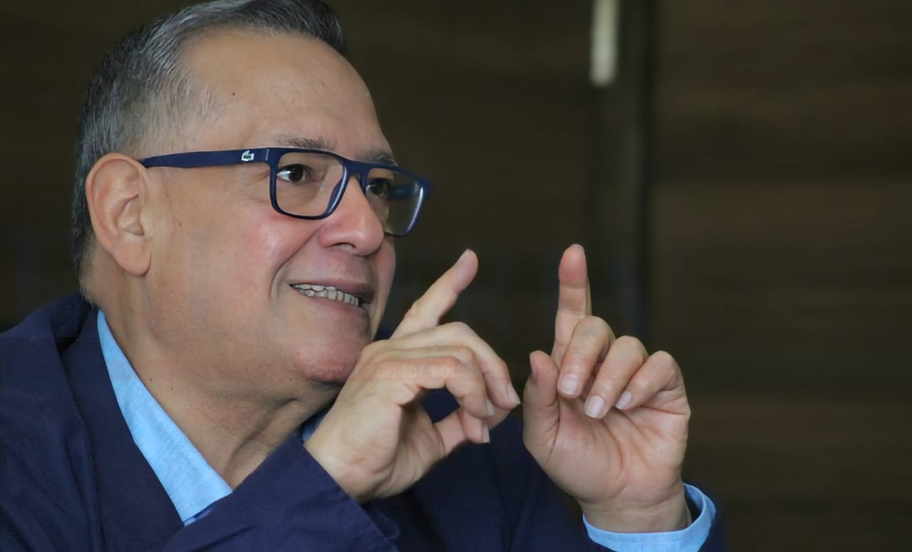 Ministro Ricardo Salgado arremete contra Jorge Cálix