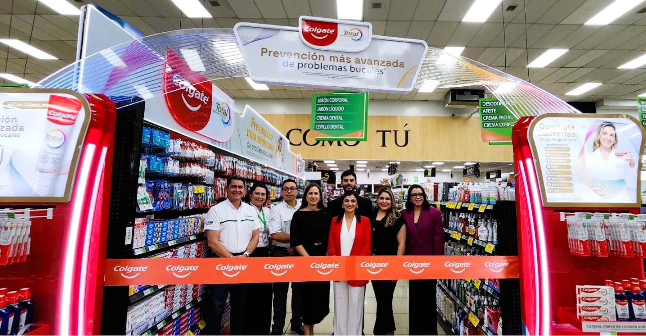 Colgate Total prevención activa debuta en Supermercados La Colonia