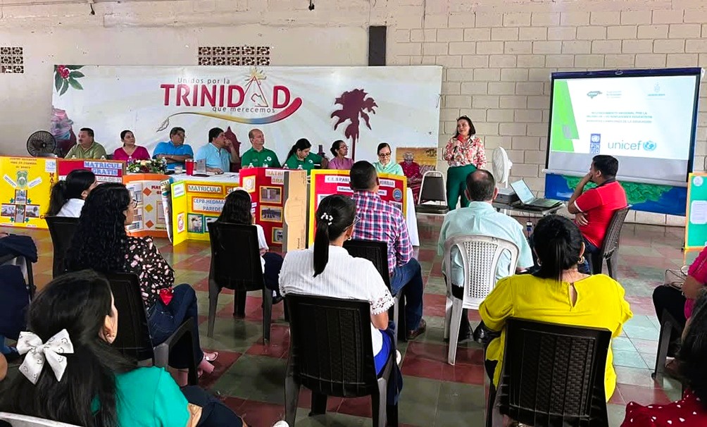 AMHON: 𝗧𝗿𝗶𝗻𝗶𝗱𝗮𝗱 𝗱𝗲𝗺𝗼𝘀𝘁𝗿𝗮 𝗹𝗶𝗱𝗲𝗿𝗮𝘇𝗴𝗼 𝗲𝗻 𝗲𝗱𝘂𝗰𝗮𝗰𝗶𝗼́𝗻 𝗰𝗼𝗻 m𝘂𝗻𝗶𝗰𝗶𝗽𝗶𝗼𝘀 c𝗮𝗺𝗽𝗲𝗼𝗻𝗲𝘀