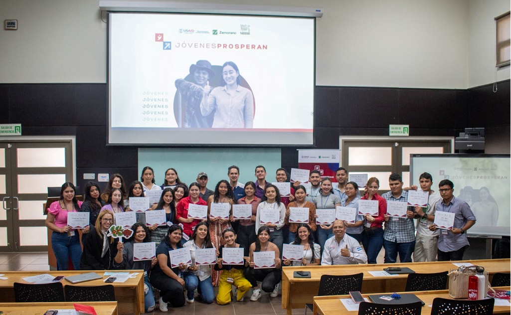 200 jóvenes caficultores de Plan Nescafé reciben certificado de la Universidad de Zamorano