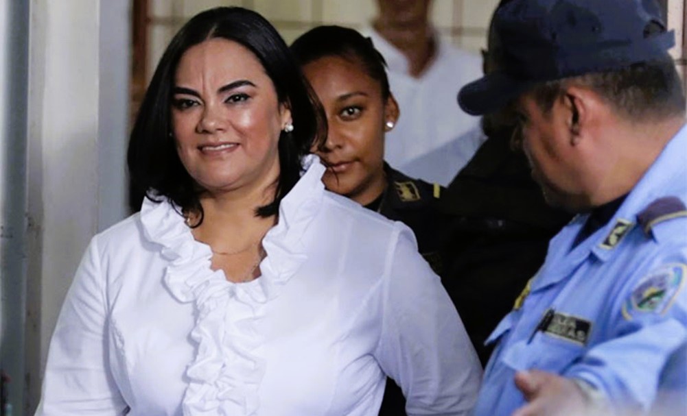 Privación definitiva de bienes a Rosa Elena Bonilla de Lobo