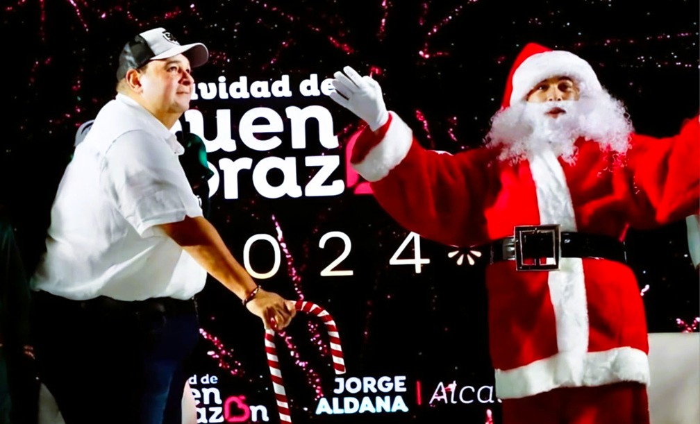 AMDC: ilumina nueva plaza navideña con 70 mil luces