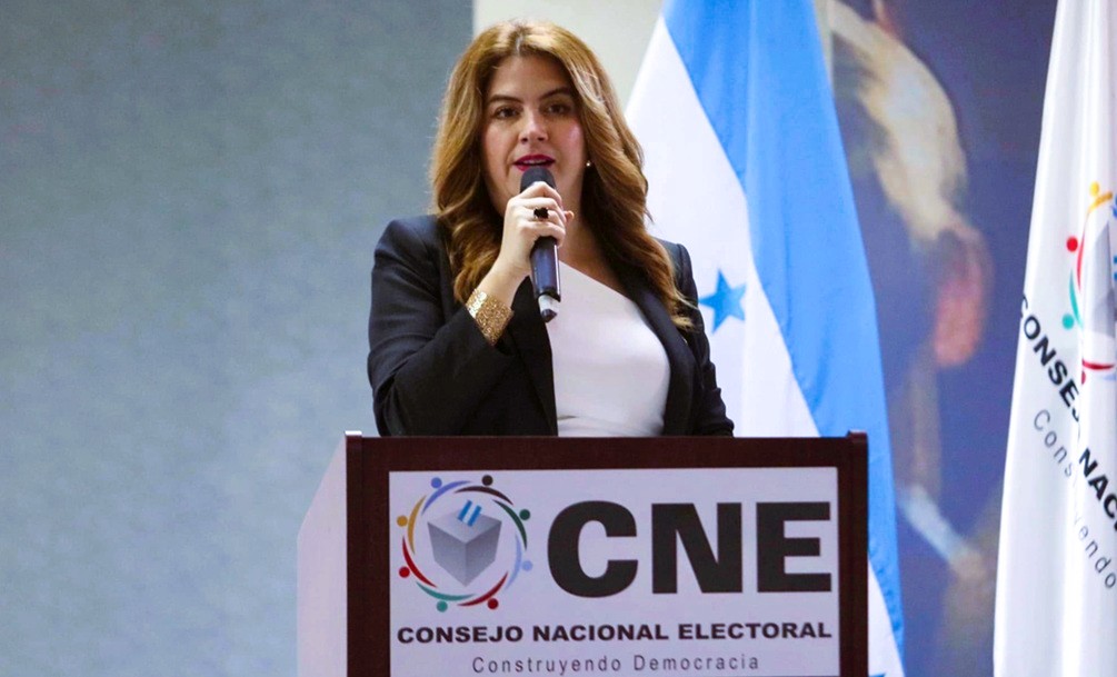 CNE responde con firmeza a denuncias sobre control de papeletas