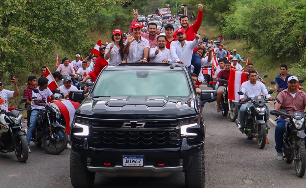 Nasralla recorre Choluteca y Namasigüe: "Vamos Honduras"