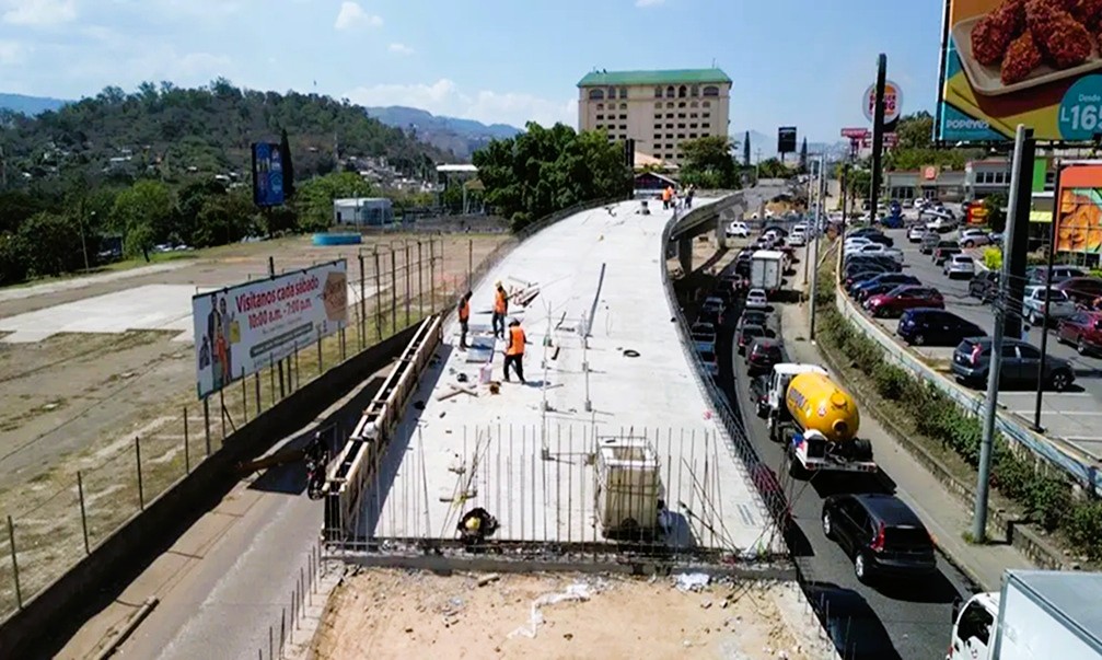 AMDC alcanza 60% de avance en megaobra del Bulevar Juan Pablo II