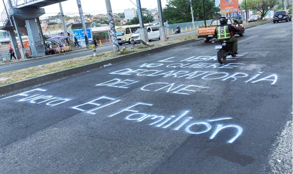 La Calle Habla: Exige declaratoria al CNE e' rechazan al “Familión”
