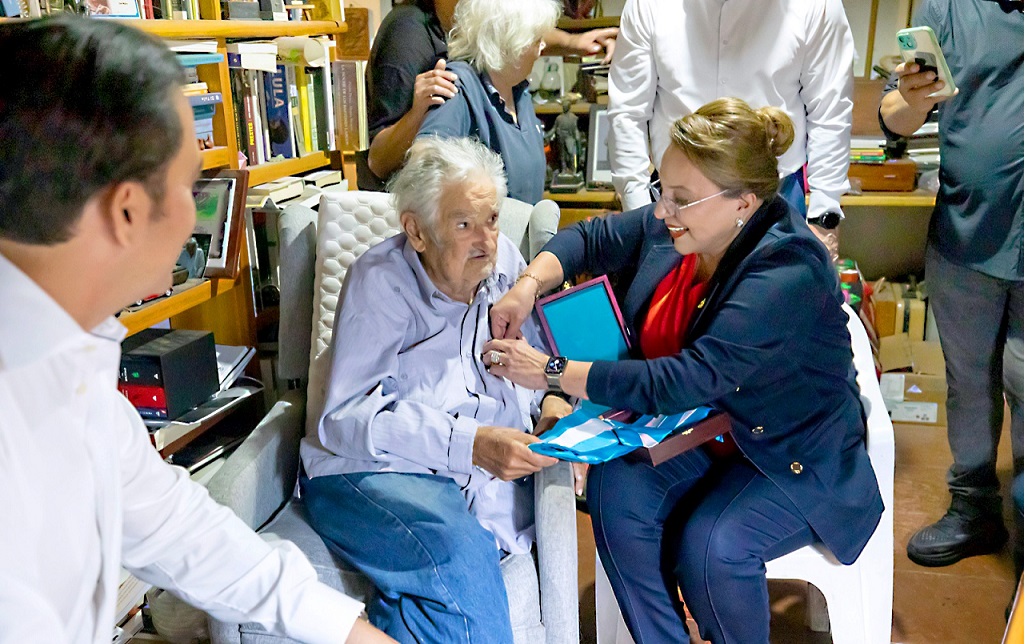 Honduras otorga orden Francisco Morazán a Pepe Mujica por su lucha por la equidad social