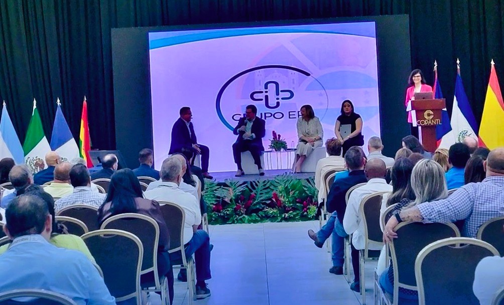 Clínicas EPS fortalece alianza salud-seguros en COPAPROSE 2025