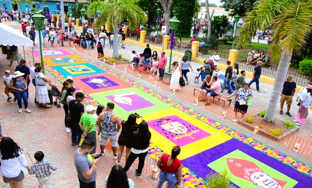 Comayagua se viste de colores con alfombras de Semana Santa 2025