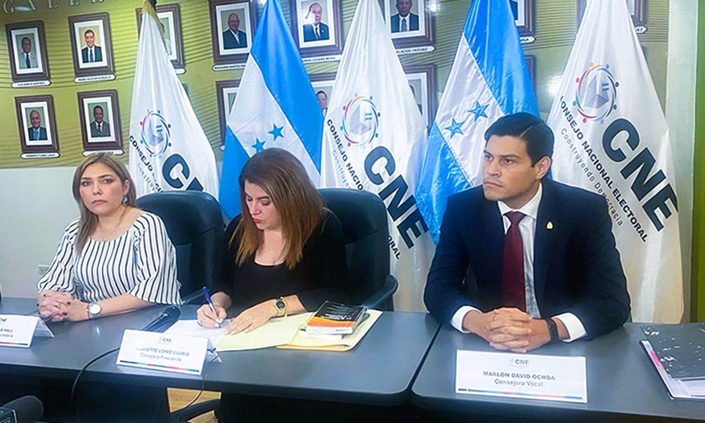 Ocho partidos emergentes completan entrega de nóminas ante CNE