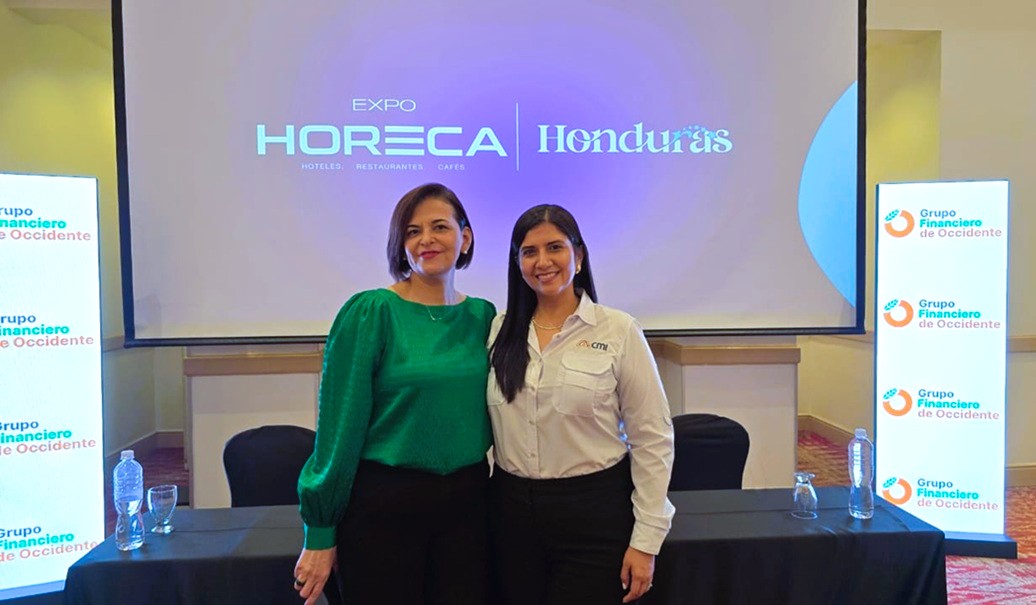 La directora de Expo Horeca Honduras, Ligia Illescas y Viena Ochoa, gerente de Asuntos Corporativos y Sostenibilidad de CMI Alimentos