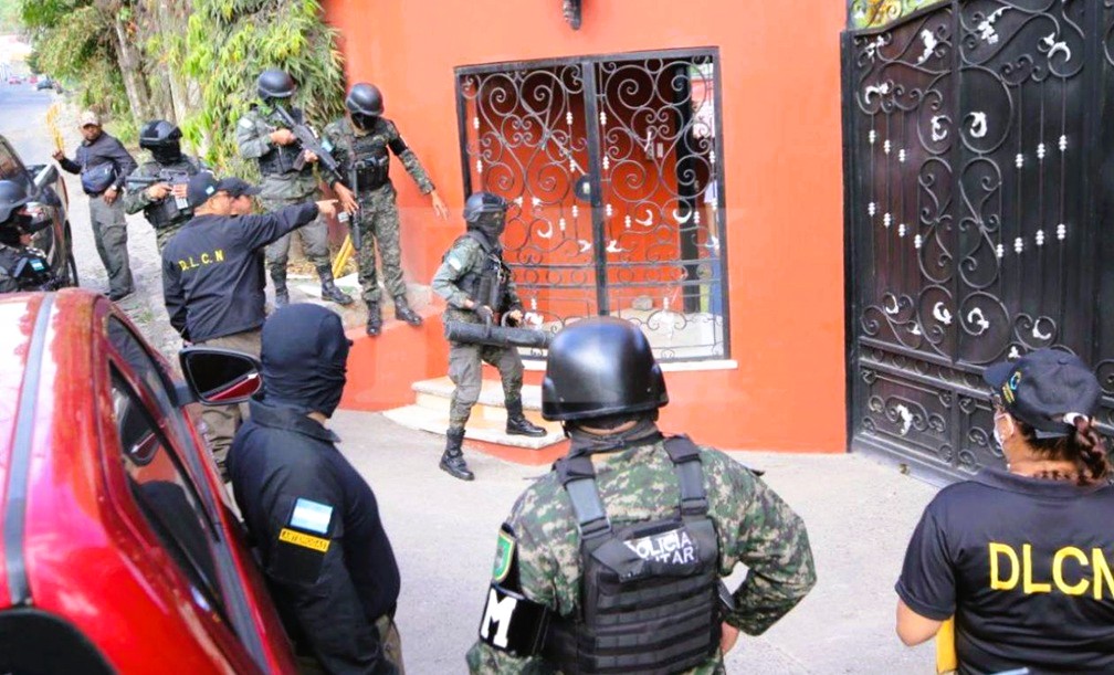 Allanan casa de Romeo Vásquez por presunto lavado de activos