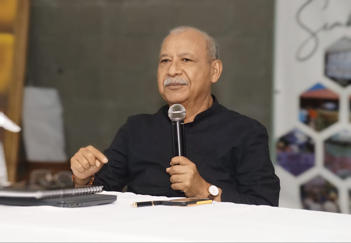 Padre Melo denuncia pactos políticos en la sombra