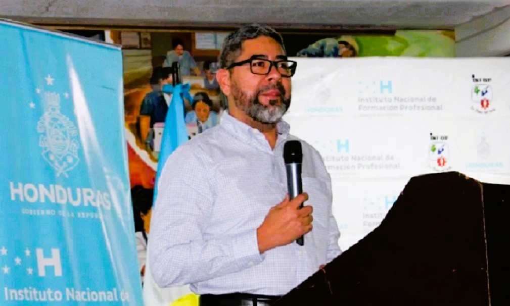 Director de Infop admite vínculos familiares de Barahona en planilla
