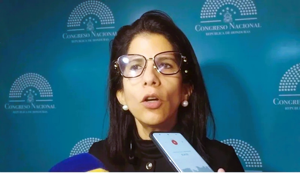 Fiscal general se quitó la camisa de Honduras